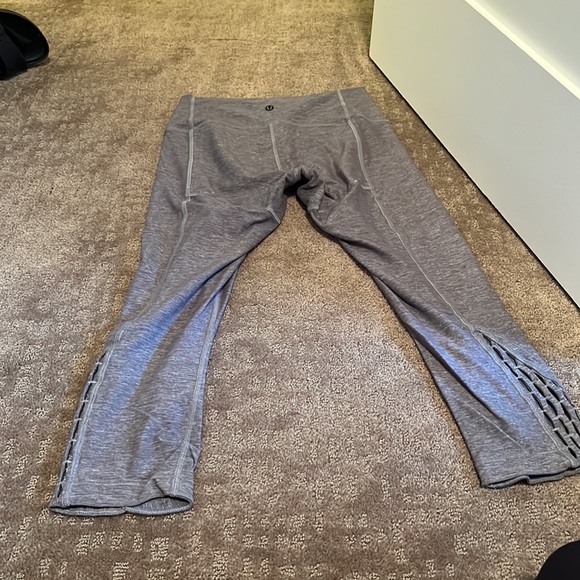 Lululemon- size 8 special wunder under - Picture 2 of 4